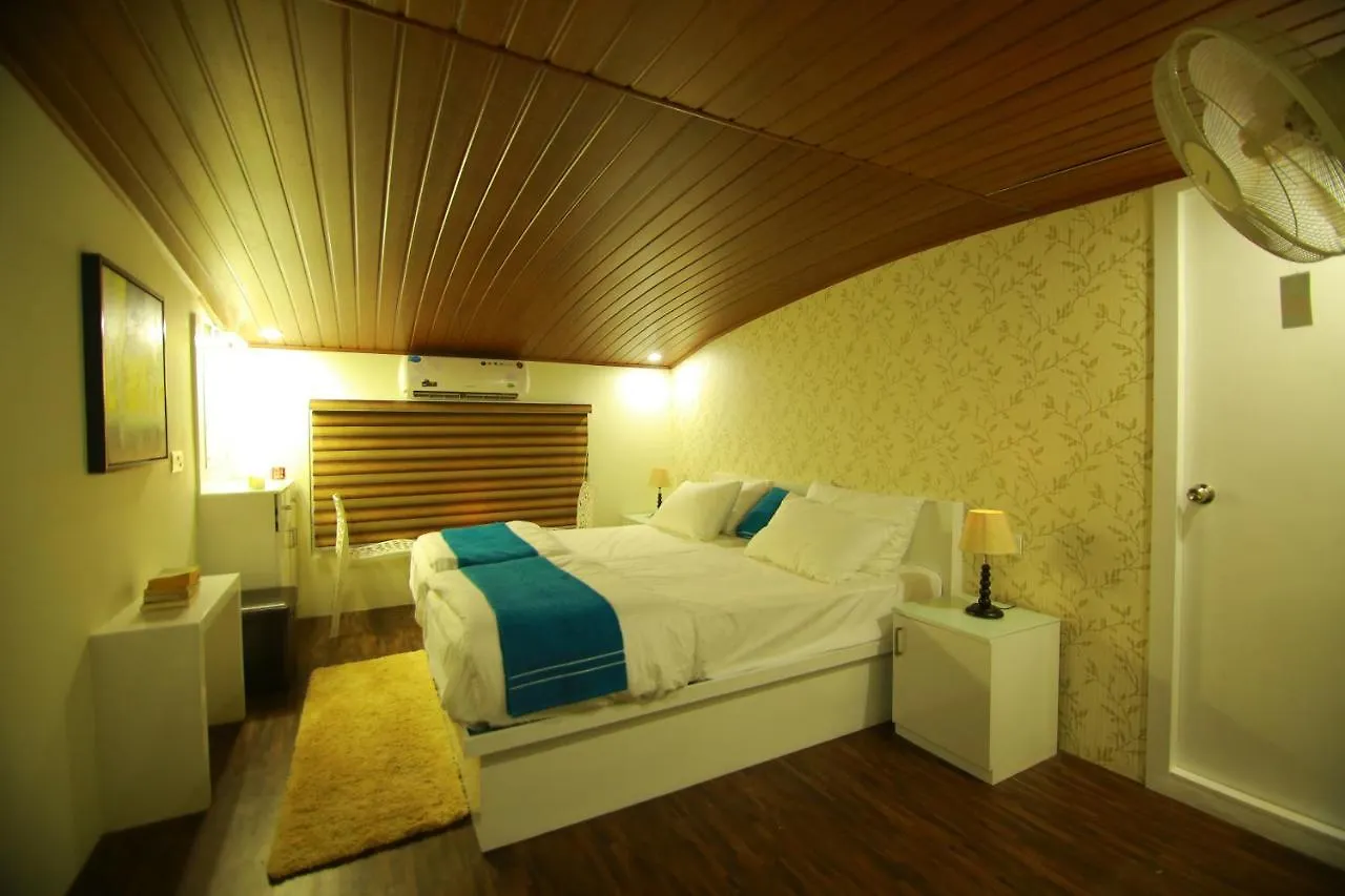 Best Luxury Houseboat, Kerala Alappuzha