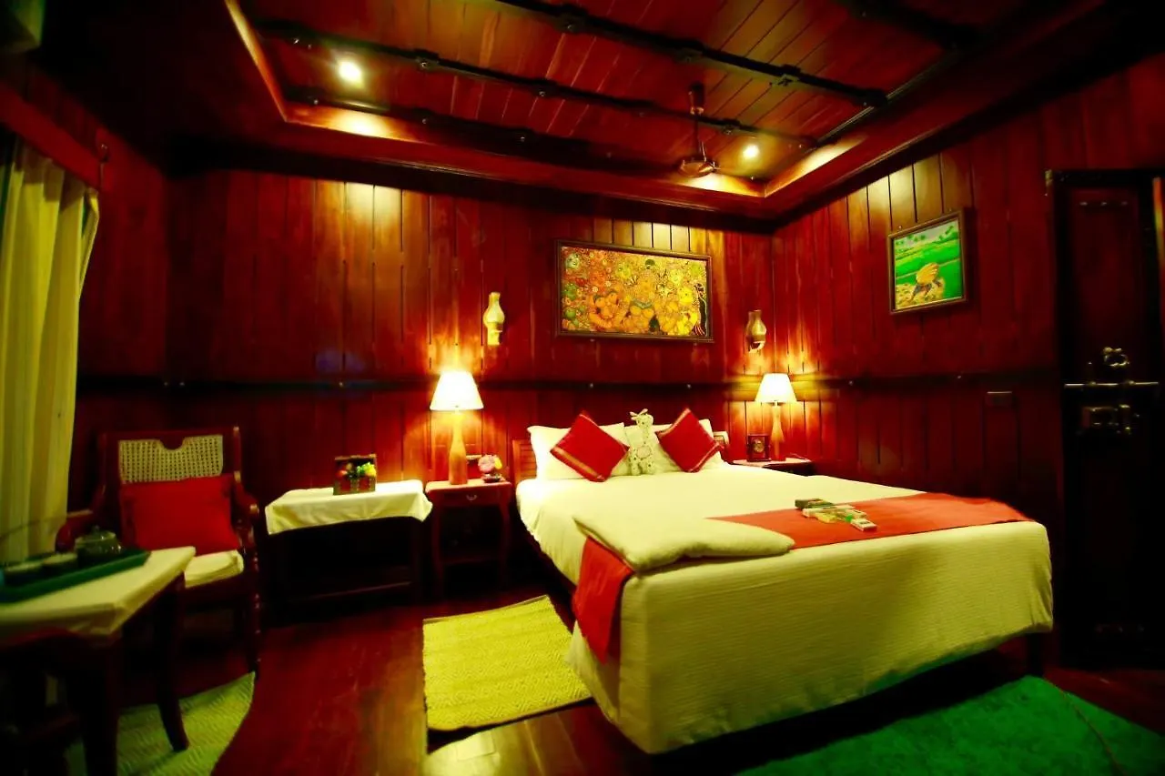 Best Luxury Houseboat, Kerala Alappuzha Hotel