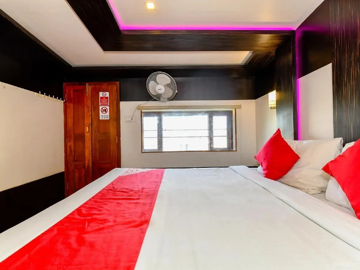 Best Luxury Houseboat, Kerala Alappuzha India